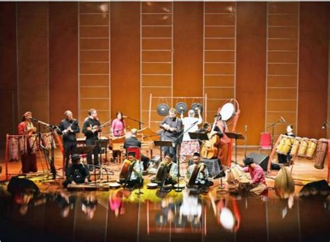 El Festival Musical de Nusantara: Un Viaje Mágico con Destacionando el Talento Indonesio de Desta