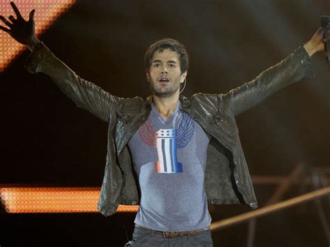 El Gran Concierto de Enrique Iglesias: Una Noche de Amor, Música y Un Poquito de Caos